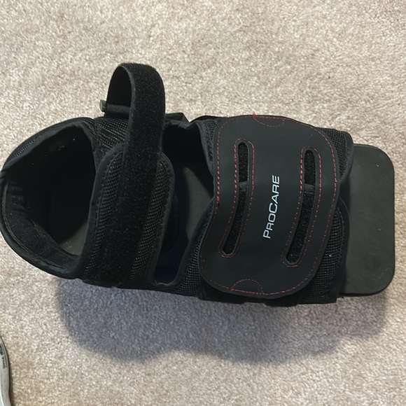 Orthopedic boot - Picture 2 of 3